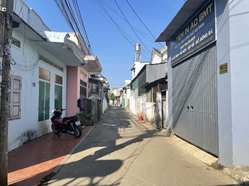 2 căn nhà cấp 4 góc 2 mặt tiền 8,3x10m hẻm Nguyễn Tất Thành