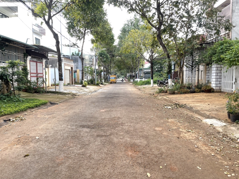 Lô TC 100%,5*23,7m,5*24m,đường Y Linh,khu Phạm Văn Đồng,gần chợ đầu mối ,nhiều lô xung quanh